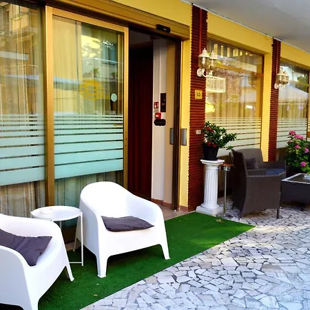 In Guest - New Cirene Double Comfort Half Package Gæstehus Rimini
